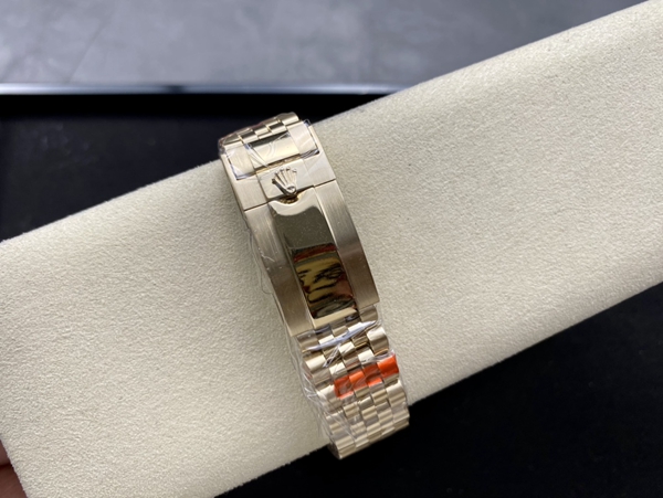 激安ロレックス着用イメージ